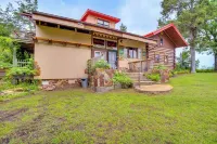 Ozark Crossroads: Historic Calico Rock Cabin - 3-Star