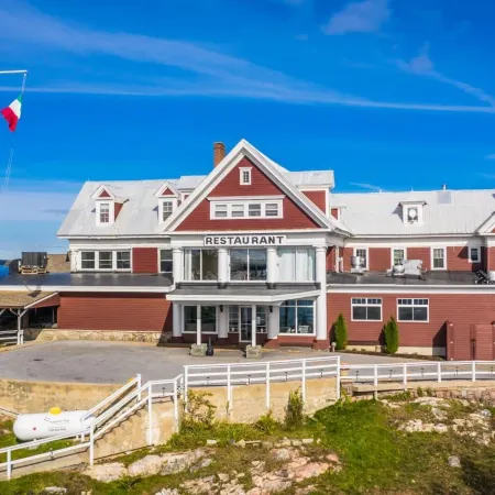 Bonnie Castle Resort & Marina