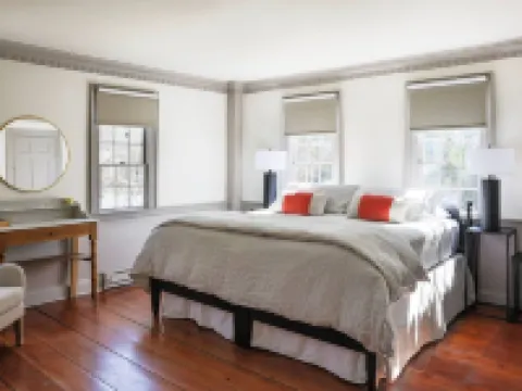 Squire Tarbox Inn Hotels in Lincoln County