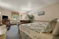Country Living Inn - parking