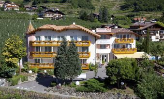 Ruster Resort