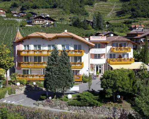 Ruster Resort Hotels in Algund