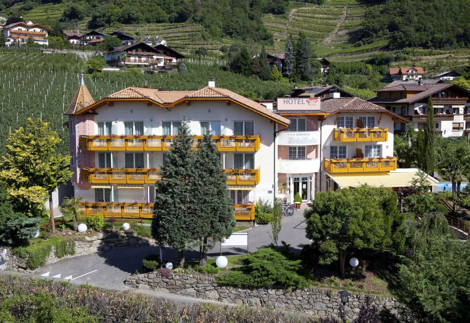 hotel overview picture