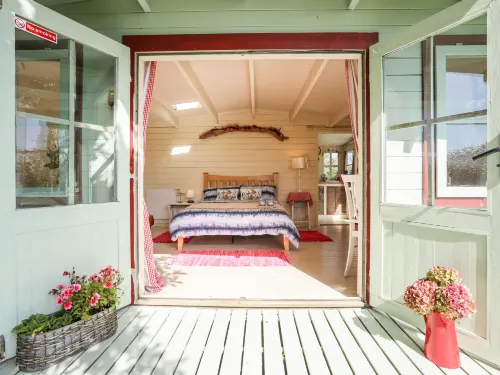 Songbird Hideaway - parking