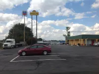 Budget Inn - Motels