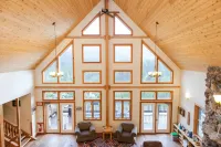 Homestake Lodge Hotels in Whitehall