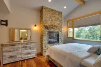 Pet-friendly Auburn Home on 3 Acres Hôtels à proximité de : Soos Creek Botanical Garden