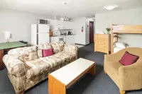 The Bulldog Hotel - 2-Star