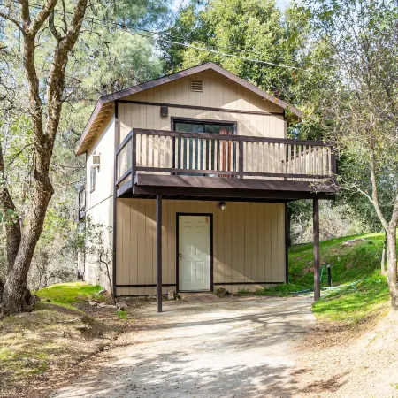 Mountain Trail Lodge and Vacation Rentals