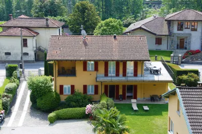 Appartamenti Ferrari Residence Hotels near Ronco