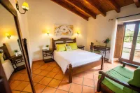 Monte Joao Roupeiro - Turismo Rural Hotels in Odeceixe