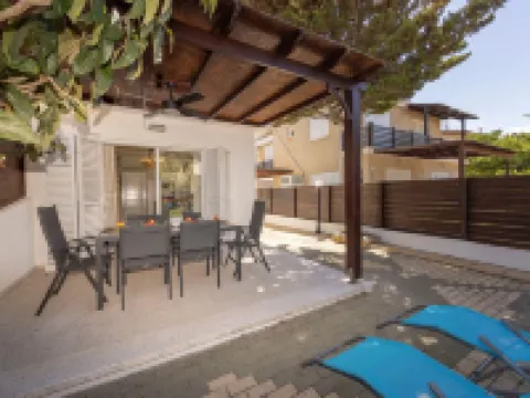 Laranca Oneiro Seaside Villa Hotels in Perivolia