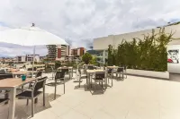 D'Terrace Luxury Residences, 3 BR Penthouse Suite, Infinity Pool, Panoramic View