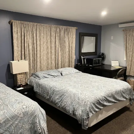 Downtown Jackson Cozy one bedroom, 3/4 bathSink and stand up shower