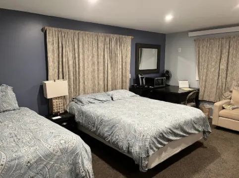 Downtown Jackson Cozy one bedroom, 3/4 bathSink and stand up shower