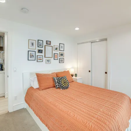 1 Mi to Dtwn Grand Rapids: Chic Condo w/ Balcony!