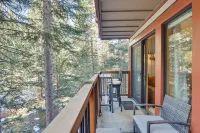 Walk to LiftsSnowDogs' Breck Condo w/ Fireplace - parking