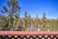 5 Mi to Snow Summit: Cabin w/ Deck & Fireplace - Pet friendly