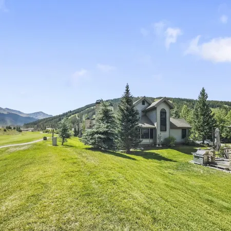 Private Dog Friendly Home Boasts Incredible Views - WD25