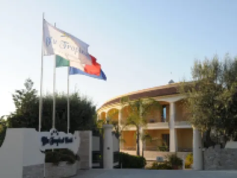Blu Tropical Resort