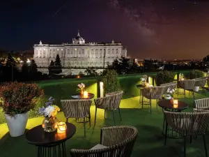 아파토스위트 자르디네스 데 사바티니