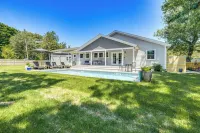 Distinctive Hamptons Home w/ Pool Near Bay, Ocean - Uima-altaat