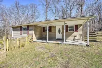 Charming Home with Yard Near Shenandoah River! - Pet friendly