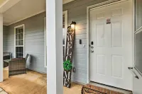 Ocean Springs Home w/ Sunroom ~ 5 Mi to Beach - Homestays