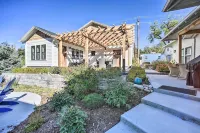 Castle Rock Cottage - Walk to Town! - 4 stjerner