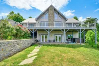 Nebo Home w/ Hot Tub: Wheelchair Accessible - Homestays
