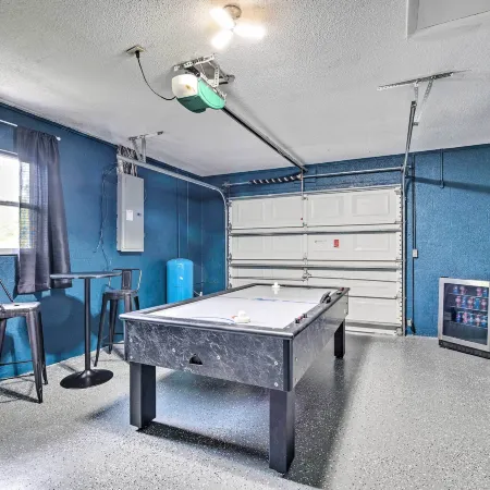 Hot Tub + Game Room: Crystal River Retreat!