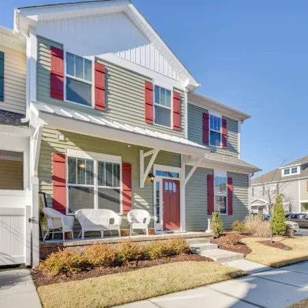 Hampton Condo by Convention Center and Coliseum!
