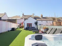 The Funky Flat Hotels in Holywell