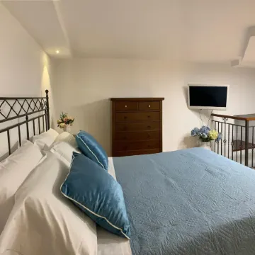 Annygio House - De Vivo Realty