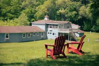 The Little Lion Hotels near Monument Mountain