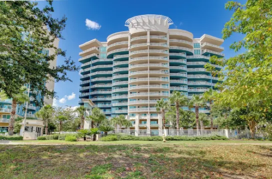 Beachfront Gulfport Vacation Rental w/ Balcony!