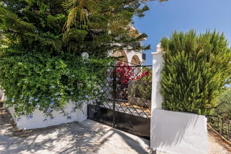 Akakia Panoramic Villa Отели рядом с Аэропорт Закинтос