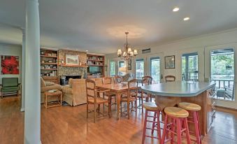 'Arcade Cove' - Lake Martin Home w/ Private Dock!