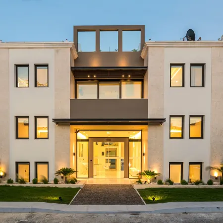 GM Luxury Suites & Spa