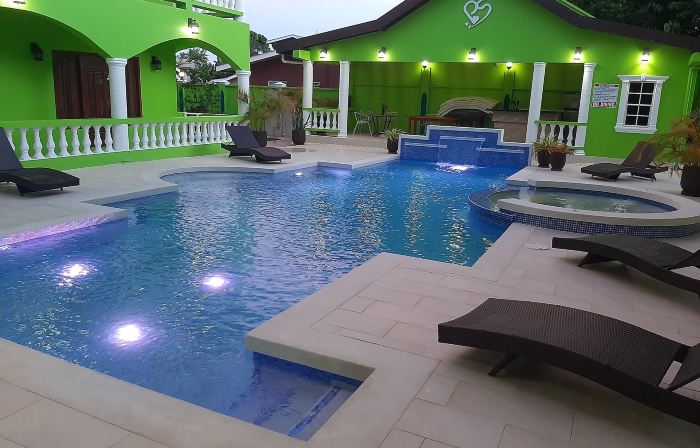 PeSheres Inn & Spa