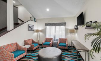 Clarion Inn & Suites DFW North