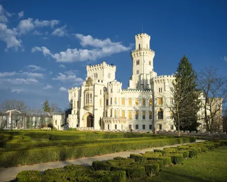 Wellness Hotel Diamant Hotele w: Hluboka Nad Vltavou