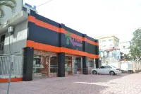 Hotel Renacer - parkir