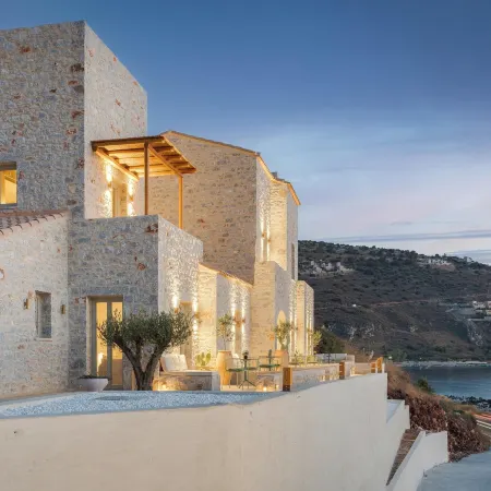 Yerma Suites Limeni