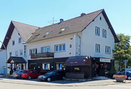 Hotel Restaurant Schwyzerhuesli Отели в г. Бергштрасе