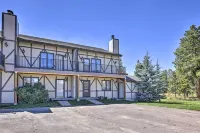 Townhome w/ Club Access on Shuttle Stop - Homestays