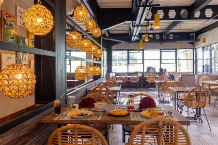 Summerville Hotel & Coffee Shop