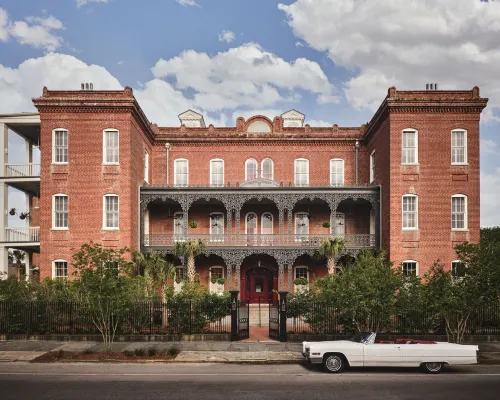 Hotel Saint Vincent Hotels near Clay Square