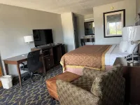 Greenlight Inn & Suites St James