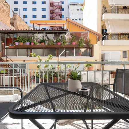 Spacious Luxury Apartment Near Piraeus Port